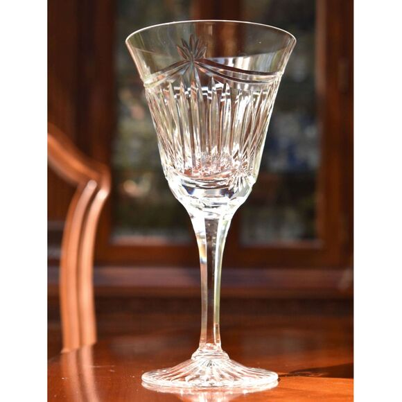 Vintage Cut Crystal Claret Wine Glass Starburst Base European Lead Crystal - Picture 6 of 6